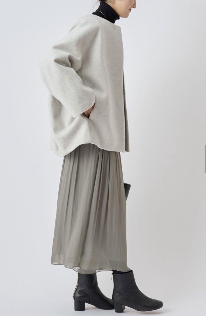 未使用品BEARDSLEY  後ろぷっくりウールショートコート