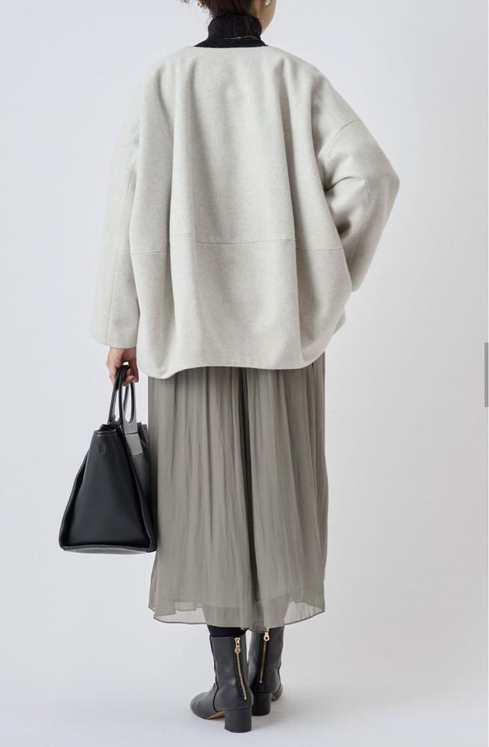 未使用品BEARDSLEY  後ろぷっくりウールショートコート