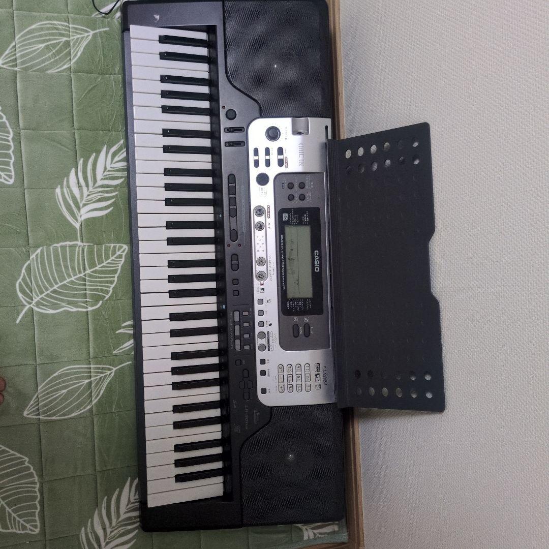 電子ピアノ　CASIO光ナビゲーションキーボード