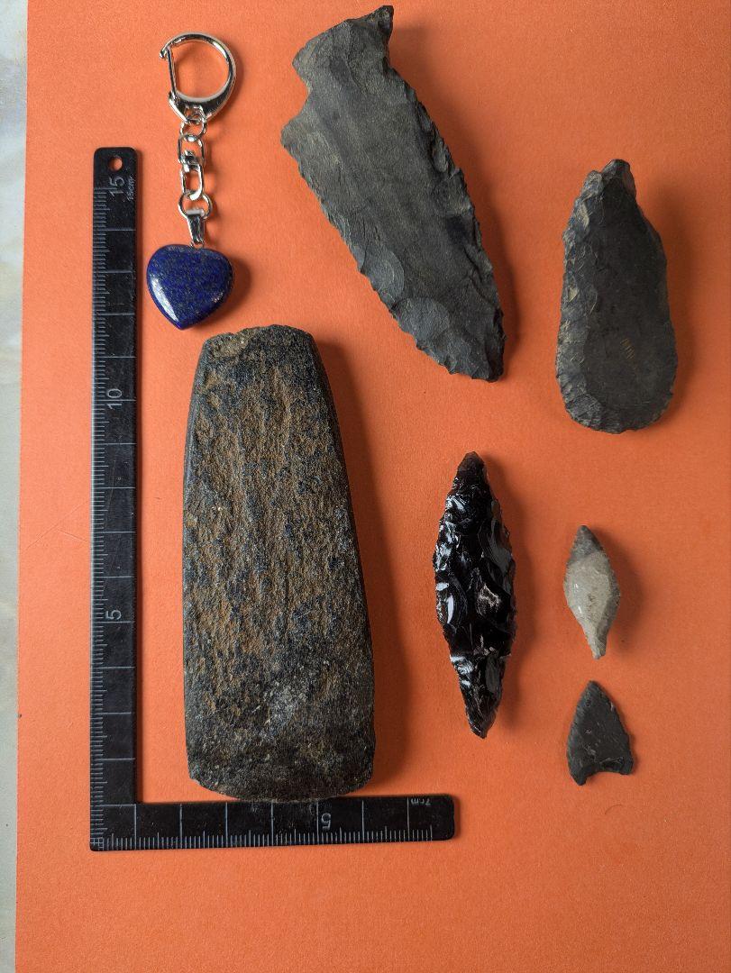 石器セット [出土品] ＆ラピスラズリのキーホルダー 石斧、石匙、石槍、石鏃、他