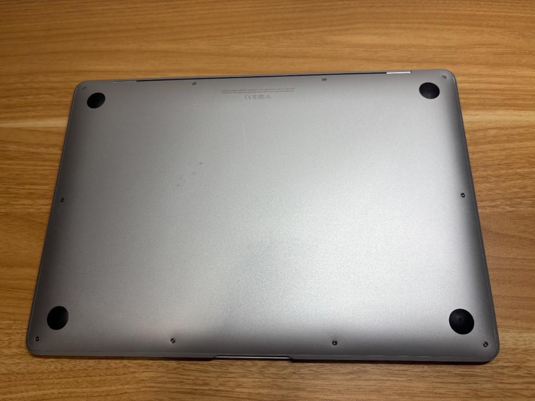 Macbook Air 2020 M1 8GB/256GB 13インチ