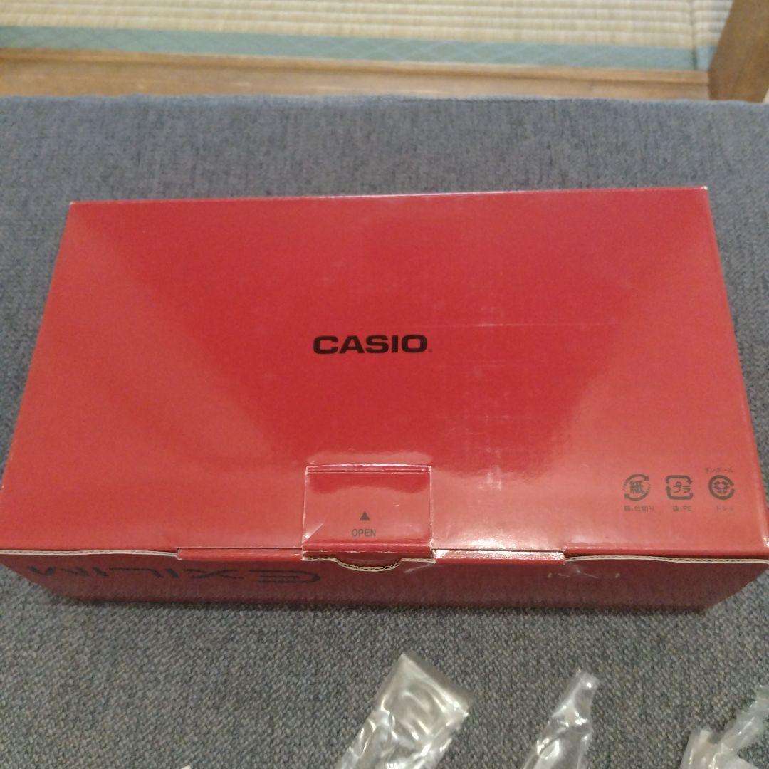 CASIO EXILIM EX-S1 ウェアラブルカードカメラ