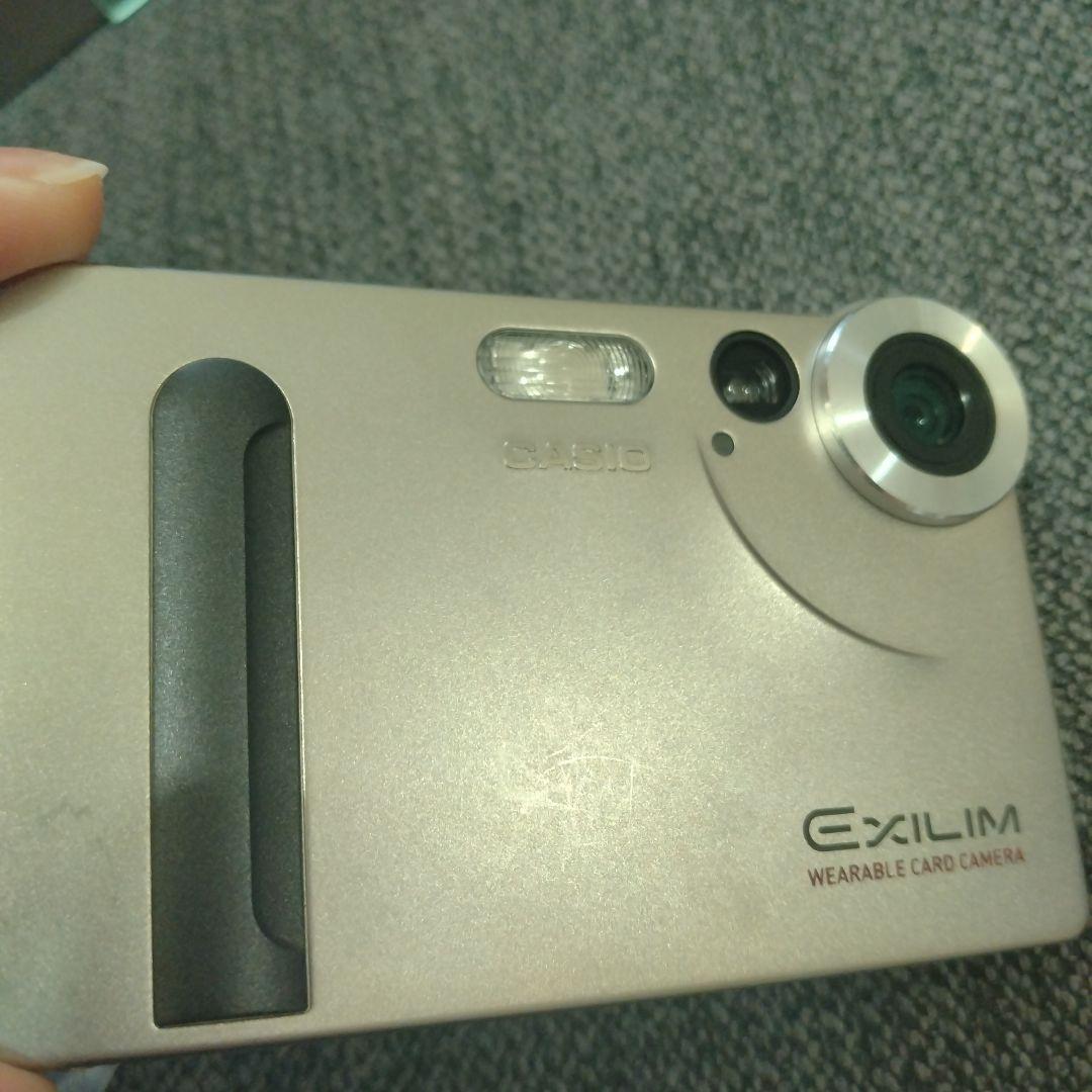 CASIO EXILIM EX-S1 ウェアラブルカードカメラ