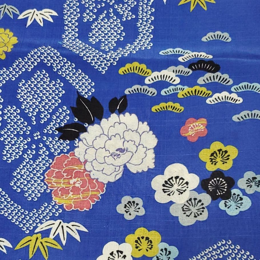 メルカリ 着物ハギレ 牡丹 松竹梅桜 絞り柄 生地 糸 8 中古や未使用のフリマ