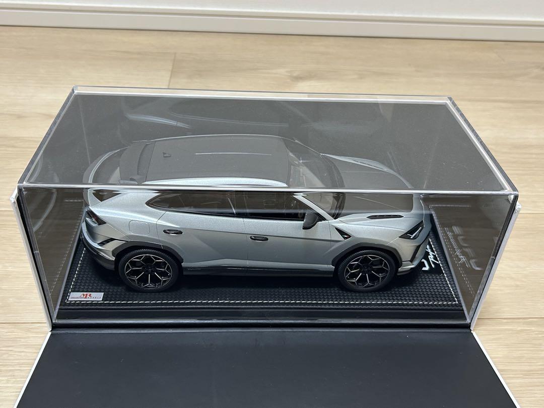 Lamborghini Urus 1/18 スケールモデル 模型