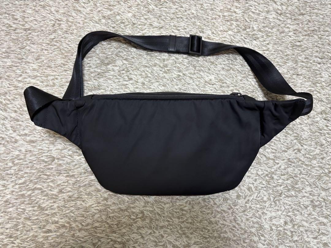 【値下げ価格】PELLE MORBIDA HYDROFOIL ボディバッグ