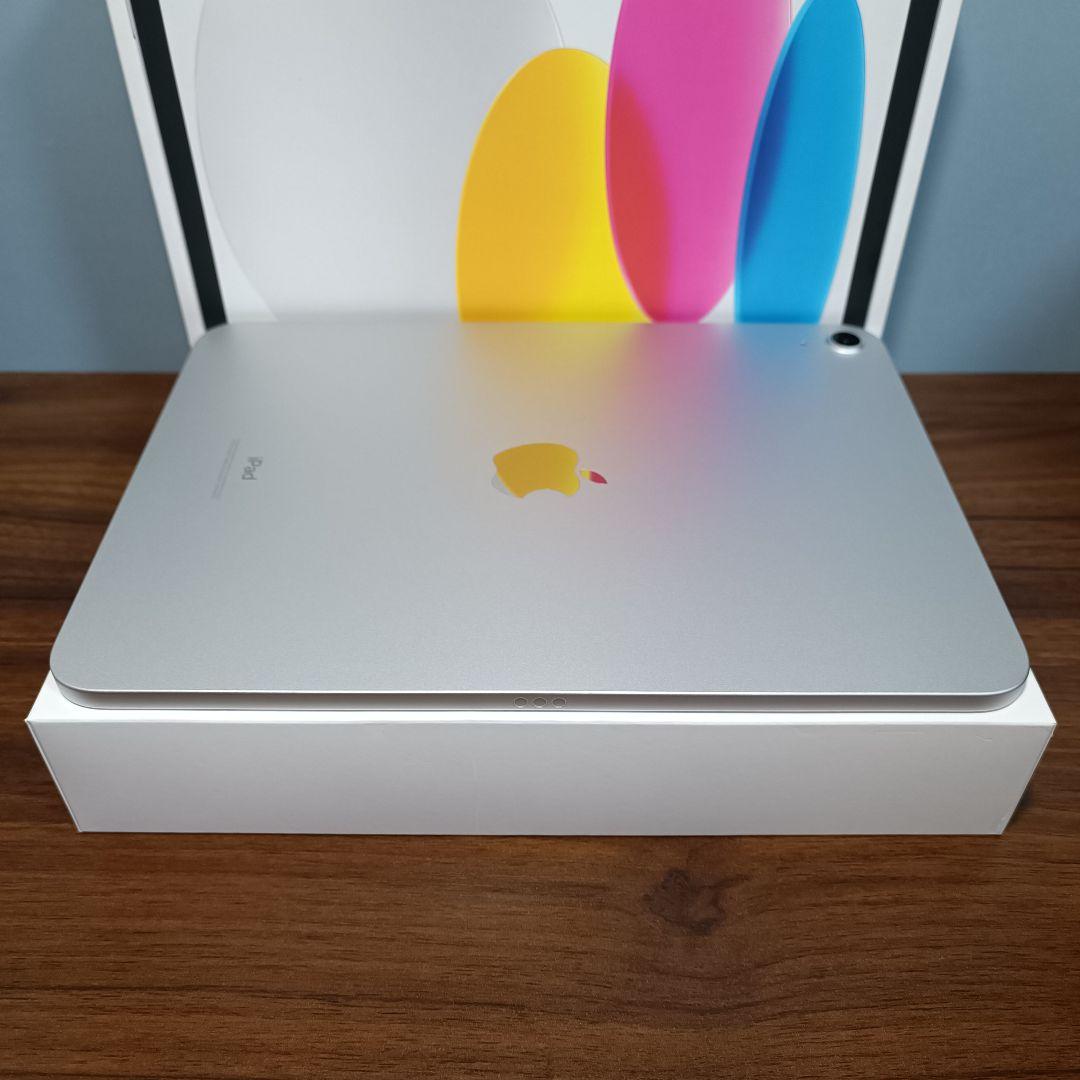 新品同様 iPad 10.9 第10世代 WiFi 256GB キーボード付き