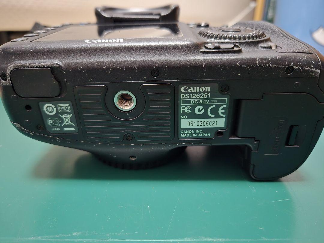 Canon EOS 7D 本体と付属品