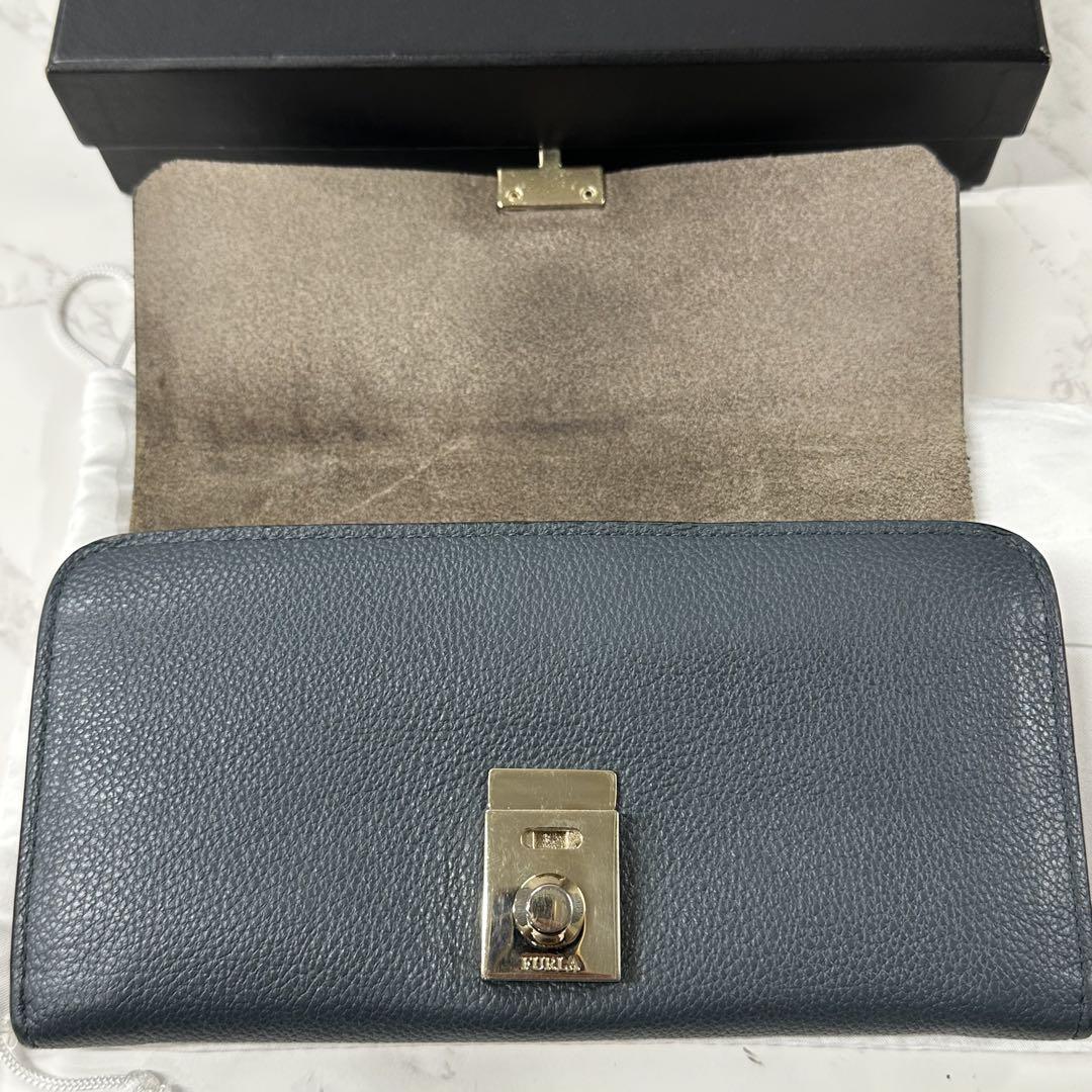 新品同様‼️ フルラ　FURLA 財布　二つ折り　長財布　コンチネンタル