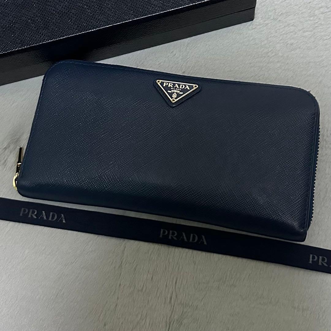 【美品】PRADA プラダ　長財布　ラウンドファスナー　ロゴ金具　ブルー