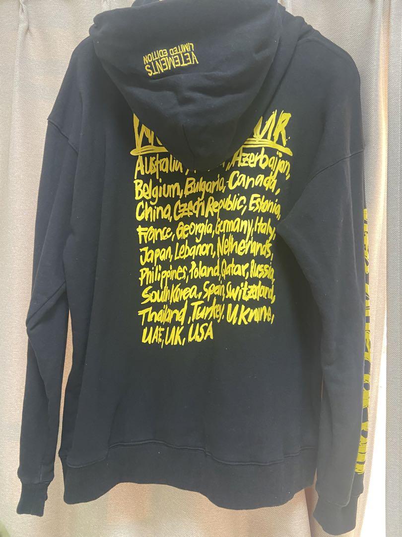 VETEMENTS フード付きパーカー