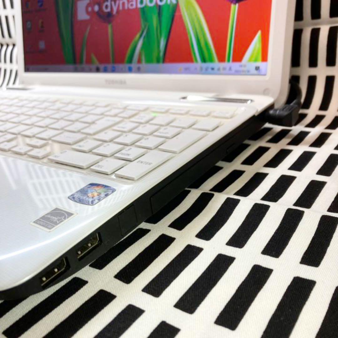 タブレット➚ 32*カメラ付✨大容量保存可能 オンライン授業に✨すぐ使えるノートパソコン W9OwC-m32745082896 をインスト