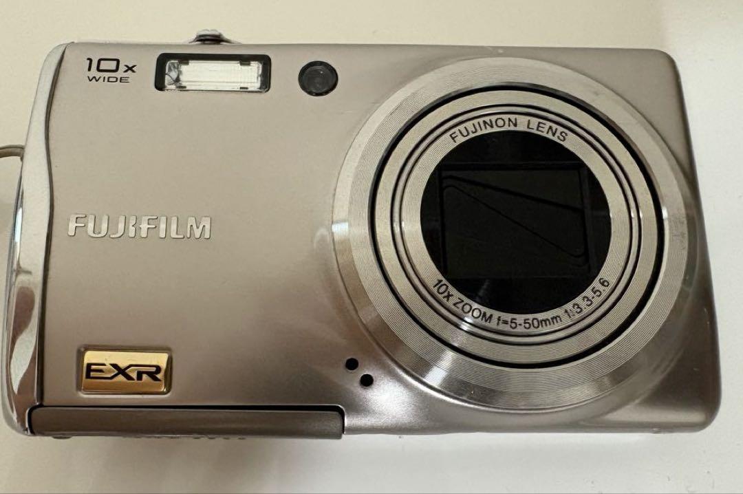 【完備品】FinePix F80EXR シルバー SDカード １６GB付き