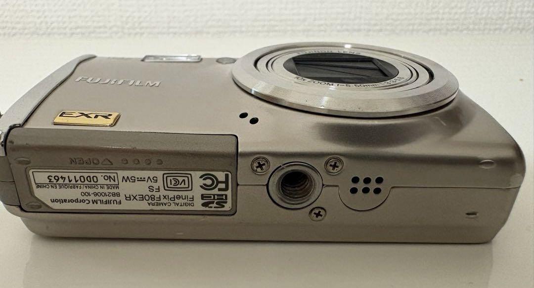【完備品】FinePix F80EXR シルバー SDカード １６GB付き