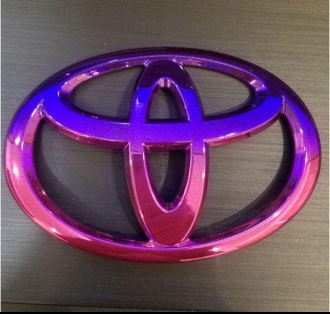トヨタ　ハイエースエンブレム　グラデーションカラー前後