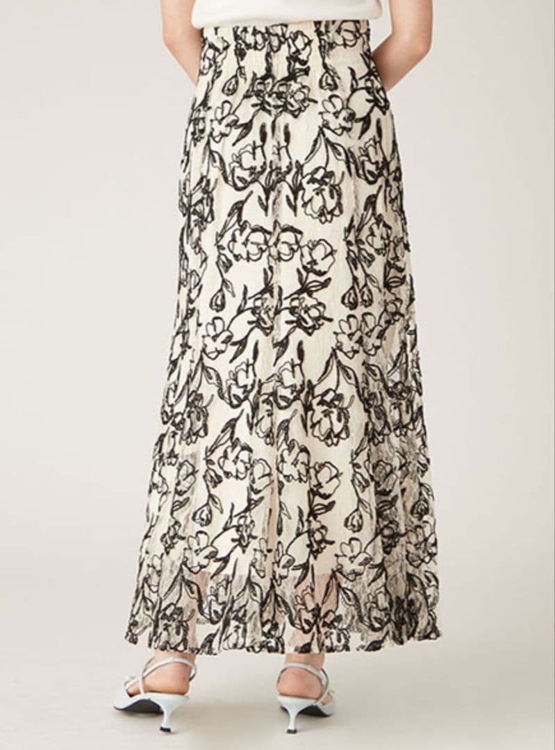 リリーブラウン レースエンブロイダリースカート