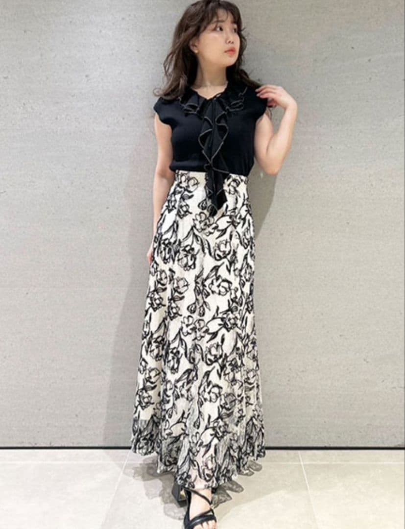 リリーブラウン レースエンブロイダリースカート