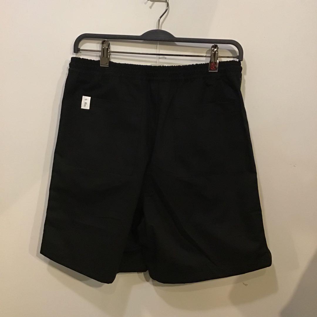 S_Re: 黒　タイガーライン　ショートパンツ