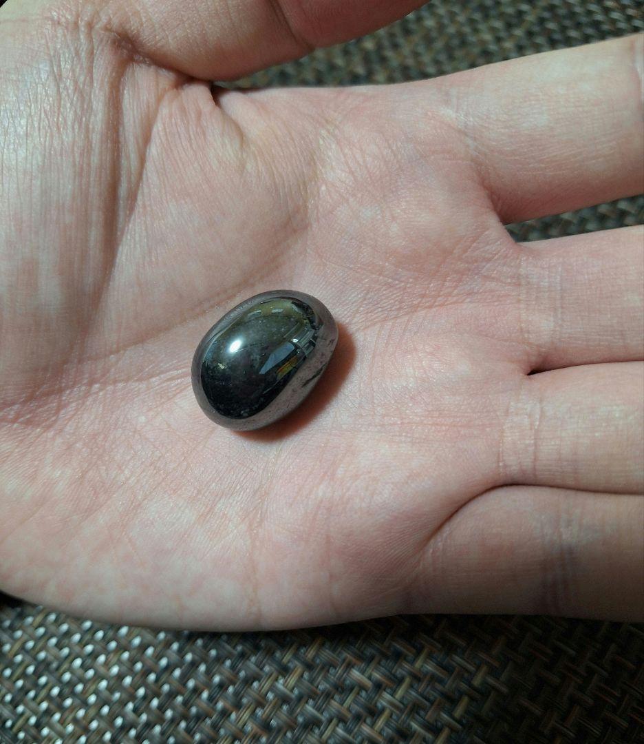 幸運を呼ぶ不思議な黒い石 幸運を呼ぶ不思議な黒い石