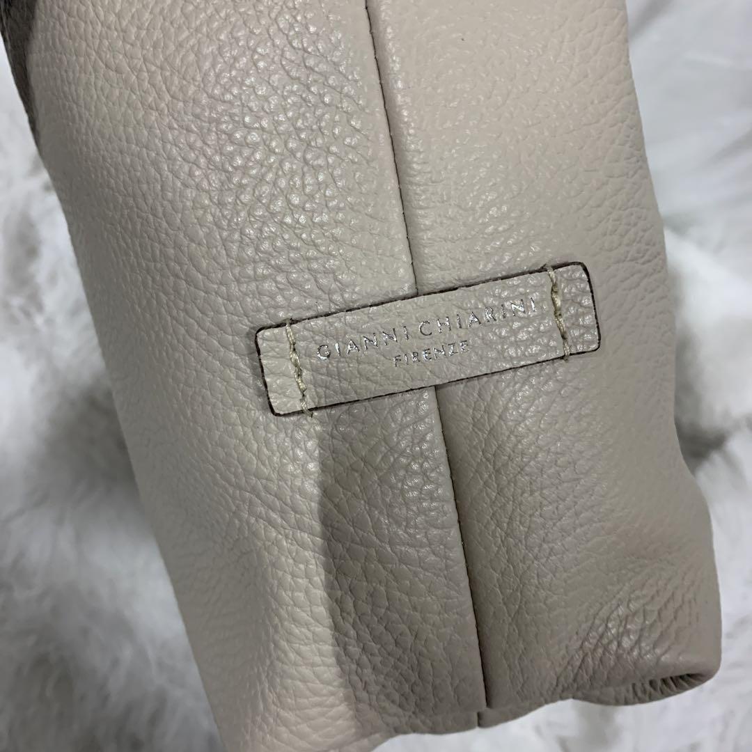 J2202 GIANNI CHIARINI ジャンニキアリーニ ハンドバッグ