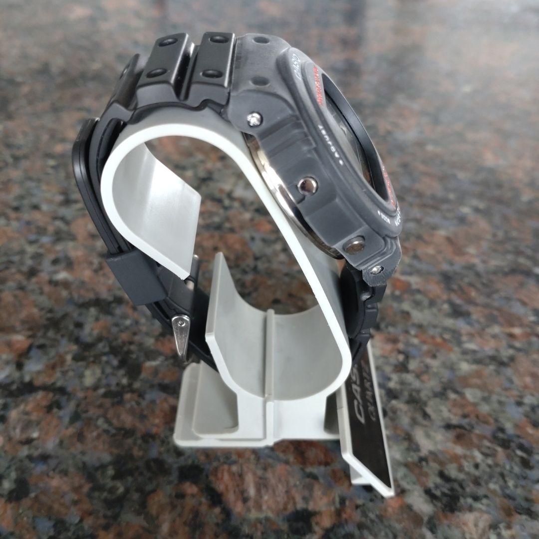 CASIO G-SHOCK DW-5700 ②