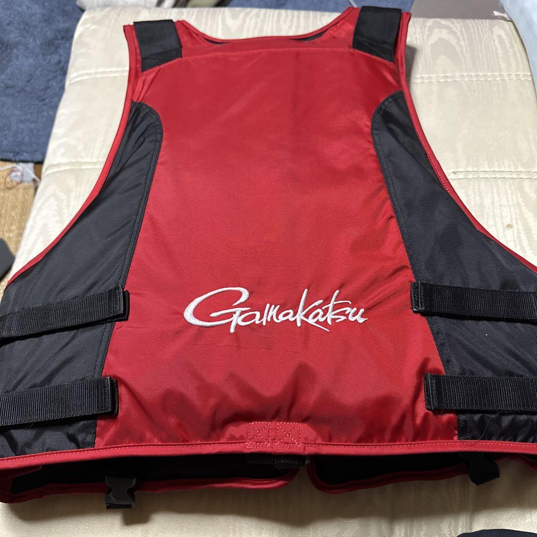 中古！ガマカツ　フィッシングベスト LL レッド