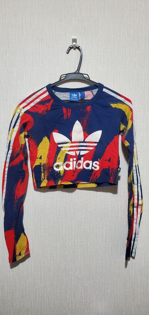 adidas オリジナルス クロップドトップス