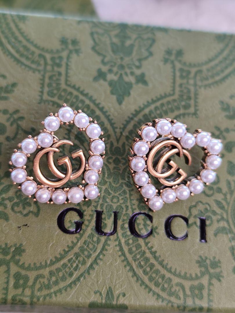 GUCCI パールピアス ハート型