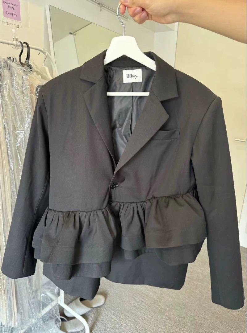 ジャケット・アウター bibiy. AGATHA PEPURAMU JACKET