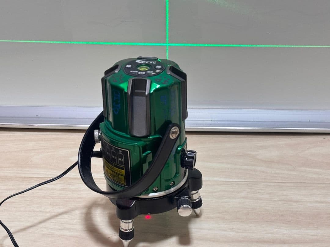 LTC SSG300 レーザー水平器 緑色 LTC SSG300 レーザー水平器 緑色