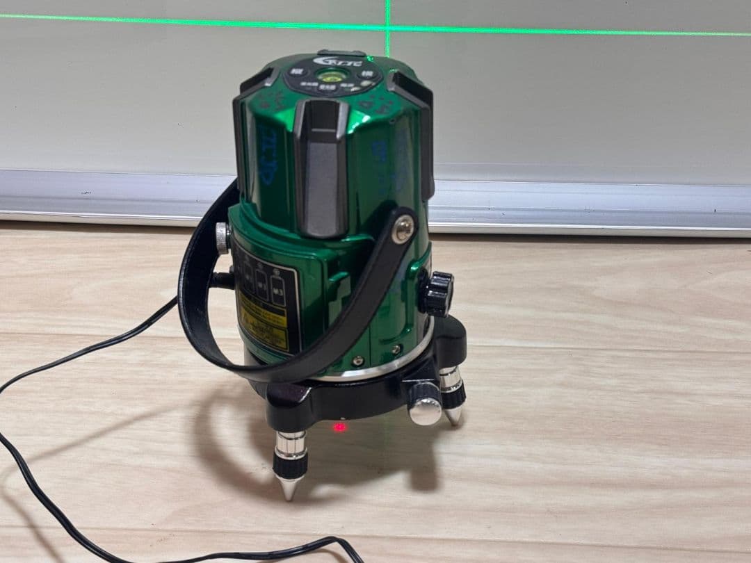 LTC SSG300 レーザー水平器 緑色 LTC SSG300 レーザー水平器 緑色