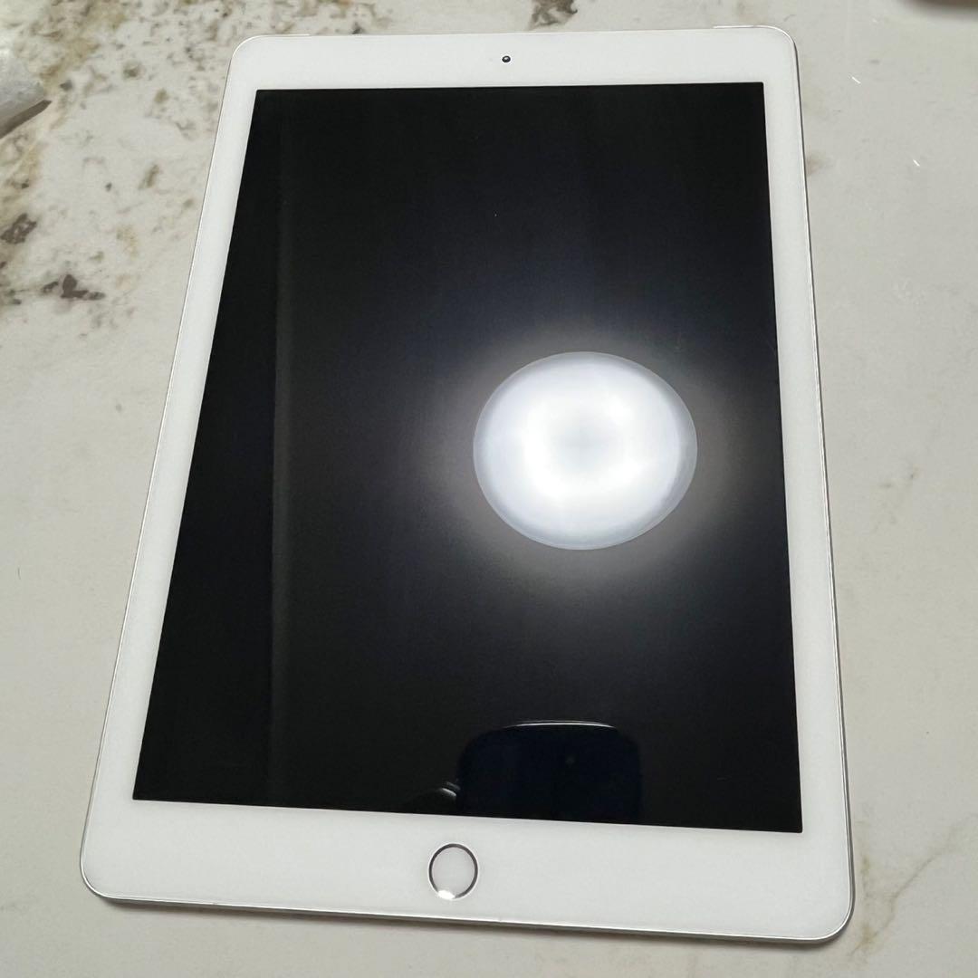 iPad 128GB 第6世代 SIMフリー Cellularモデル
