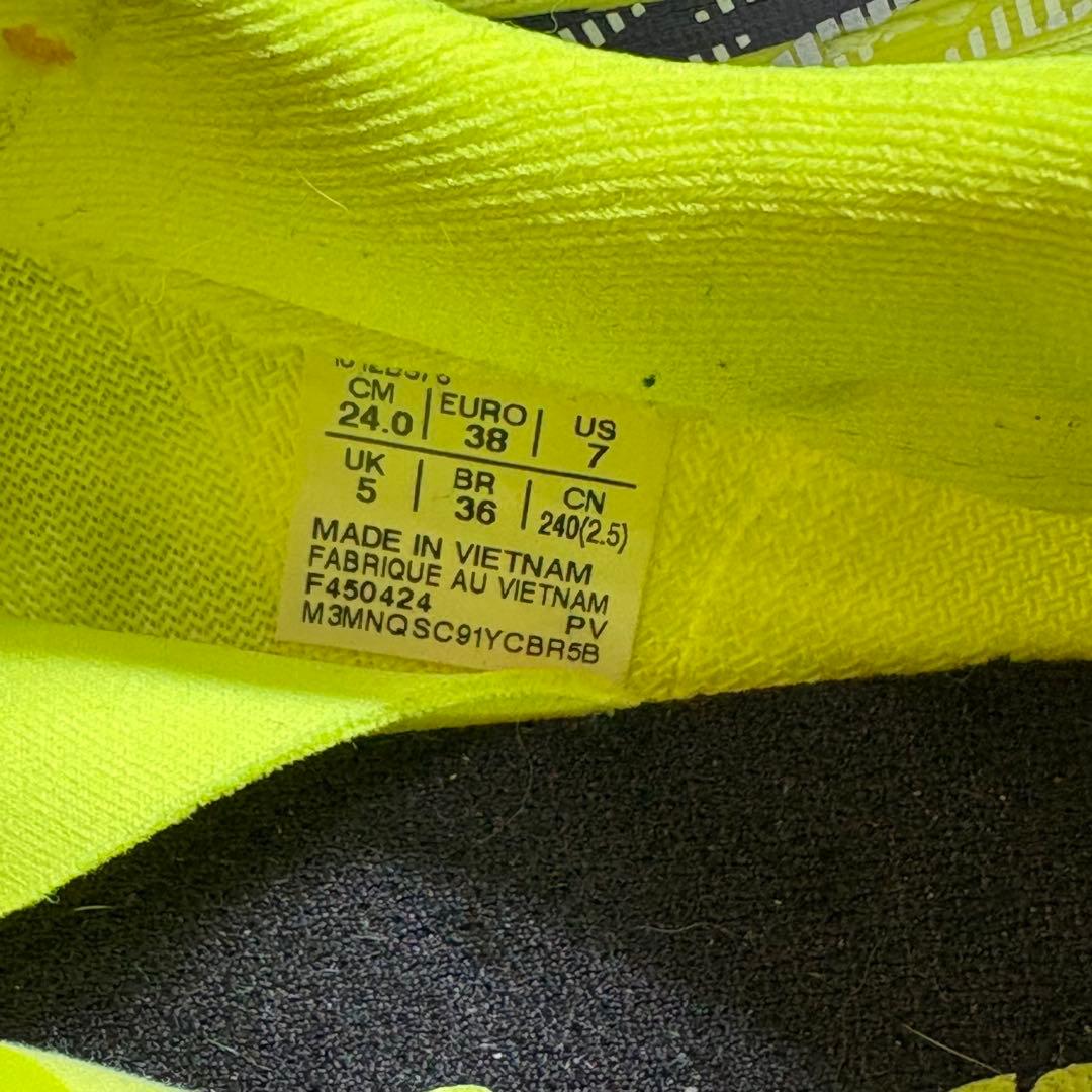 24.0cm 蛍光イエローasics