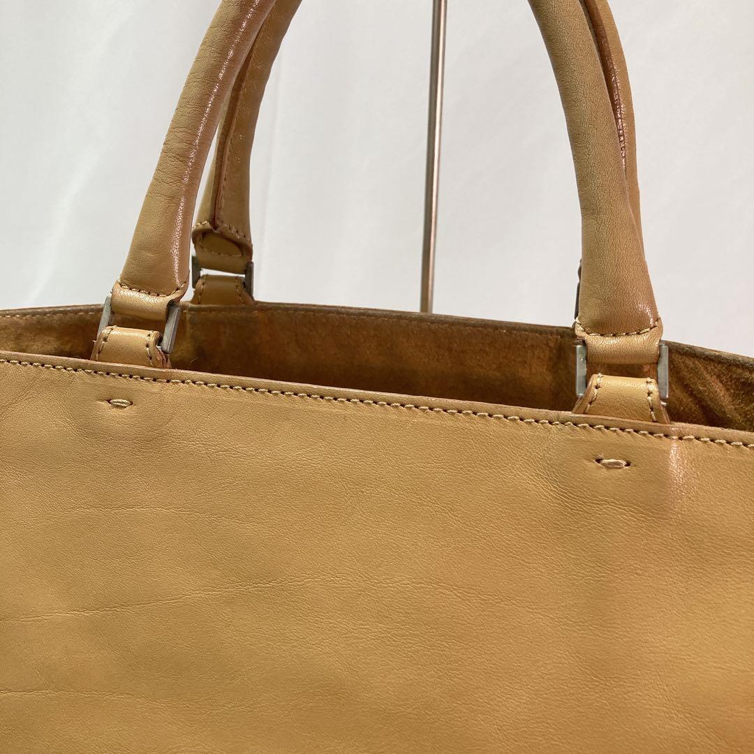 【美品】HIROFU　レザーハンドバッグ 本革 イタリア製 ロゴ型押し キャメル HIROFU ヒロフ トートバッグ レザー Hロゴ キャメル イタリア製 A4