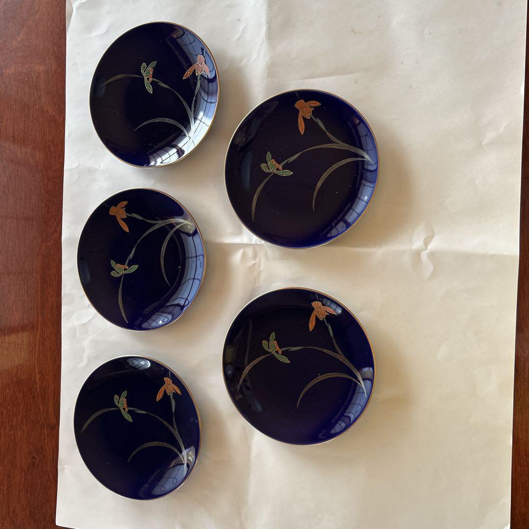 未使用品香蘭社瑠璃色小皿菖蒲模様5枚組直徑12センチ