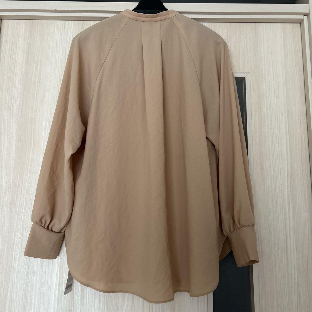 完売品ライトジョーゼットスタンド羽織ブラウスnolleys