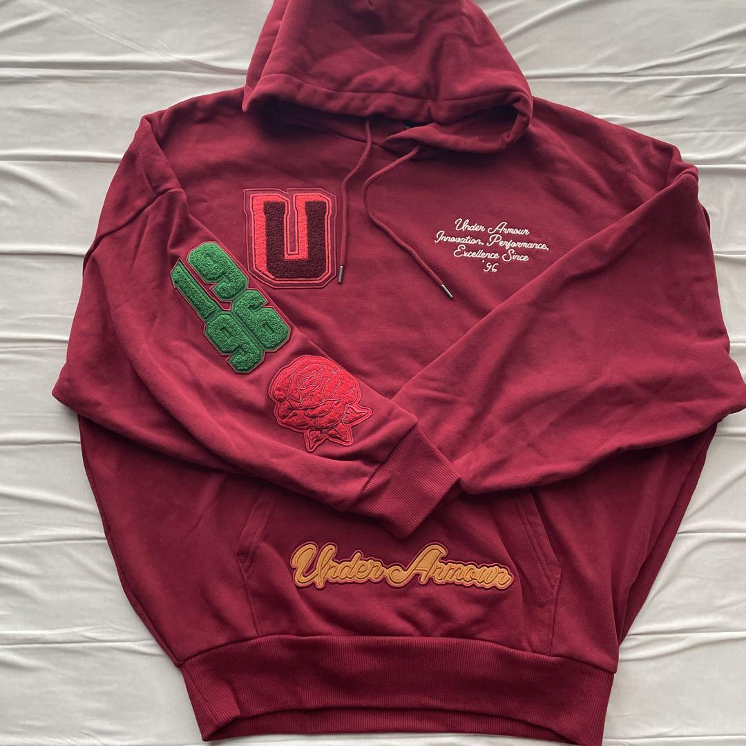 Under Armour 赤色 パーカー Lサイズ