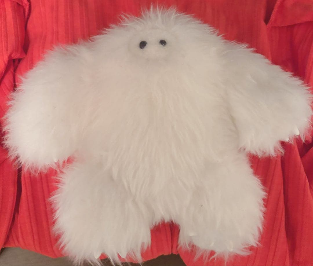 【夜行 イエティの赤ちゃんぬいぐるみ】