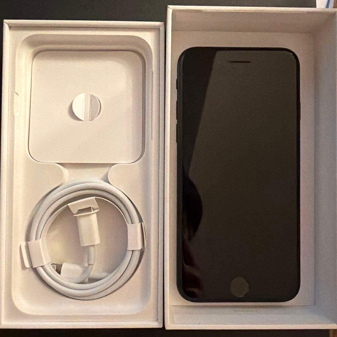 iPhone SE (第3世代) 256GB ミッドナイト 充電ケーブル付き