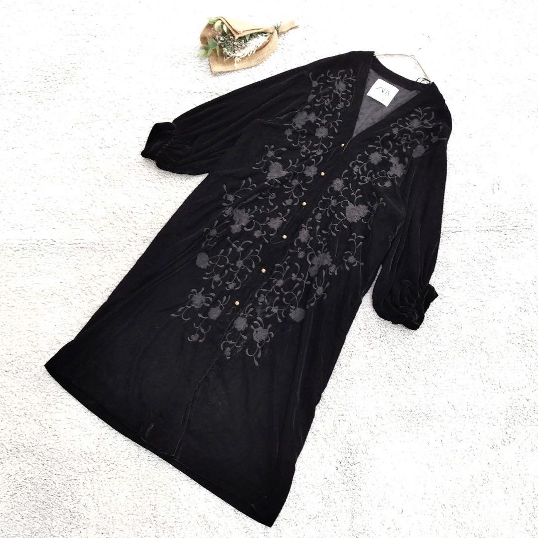 ZARA エンブロイダリー ベルベット キモノ ガウン ZARA エンブロイダリー ベルベット キモノ ガウン