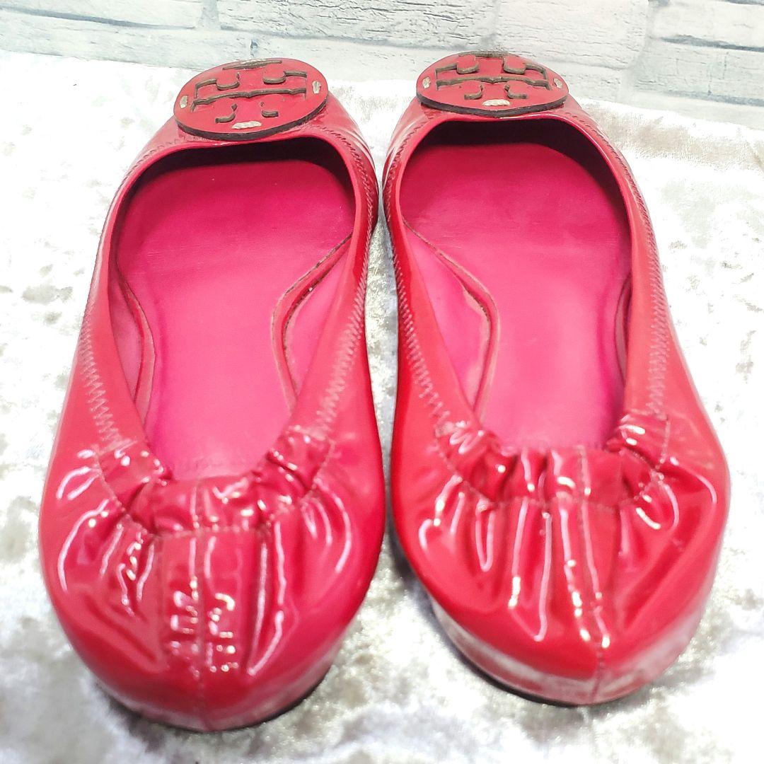 Tory Burch トリーバーチ23.5エナメルオレンジ　フラットパンプスロゴ Tory Burch 23cm フラットシューズ 赤系 エナメル ロゴ 5.5M