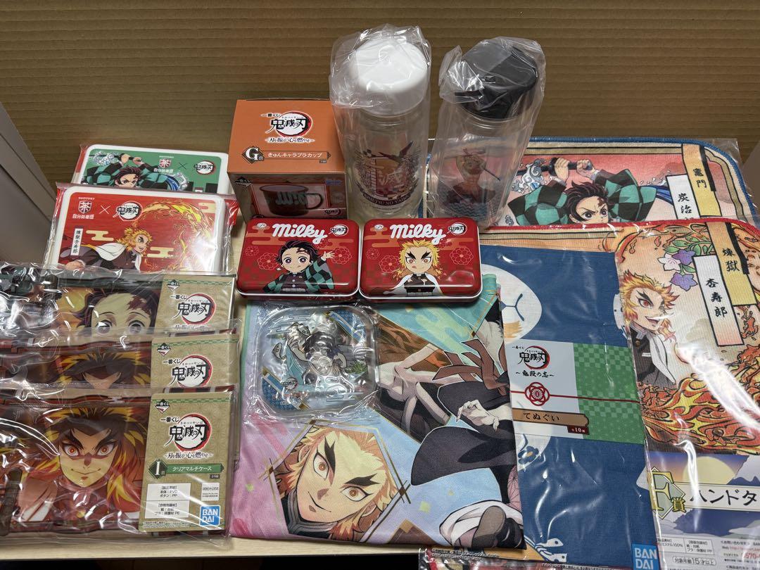 鬼滅の刃　グッズまとめ売り　1番くじフィギュア、全集中展色紙など 鬼滅の刃 グッズまとめ売り 1番くじフィギュア、全集中展色紙など