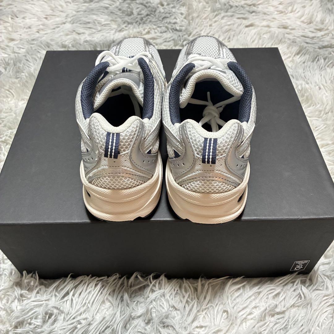 【未使用に近い】NEW BALANCE MR530KA〈定価12,980円〉