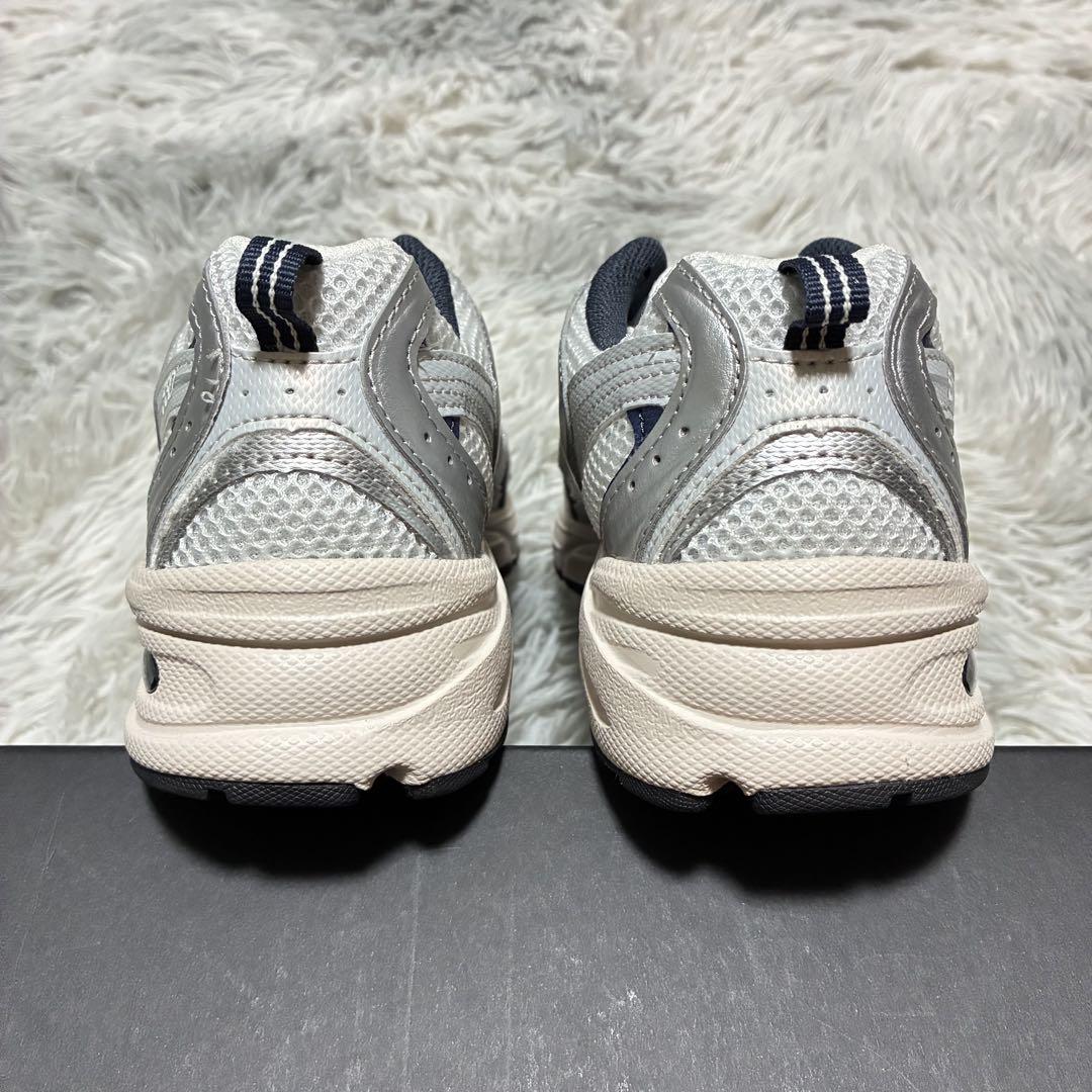 【未使用に近い】NEW BALANCE MR530KA〈定価12,980円〉