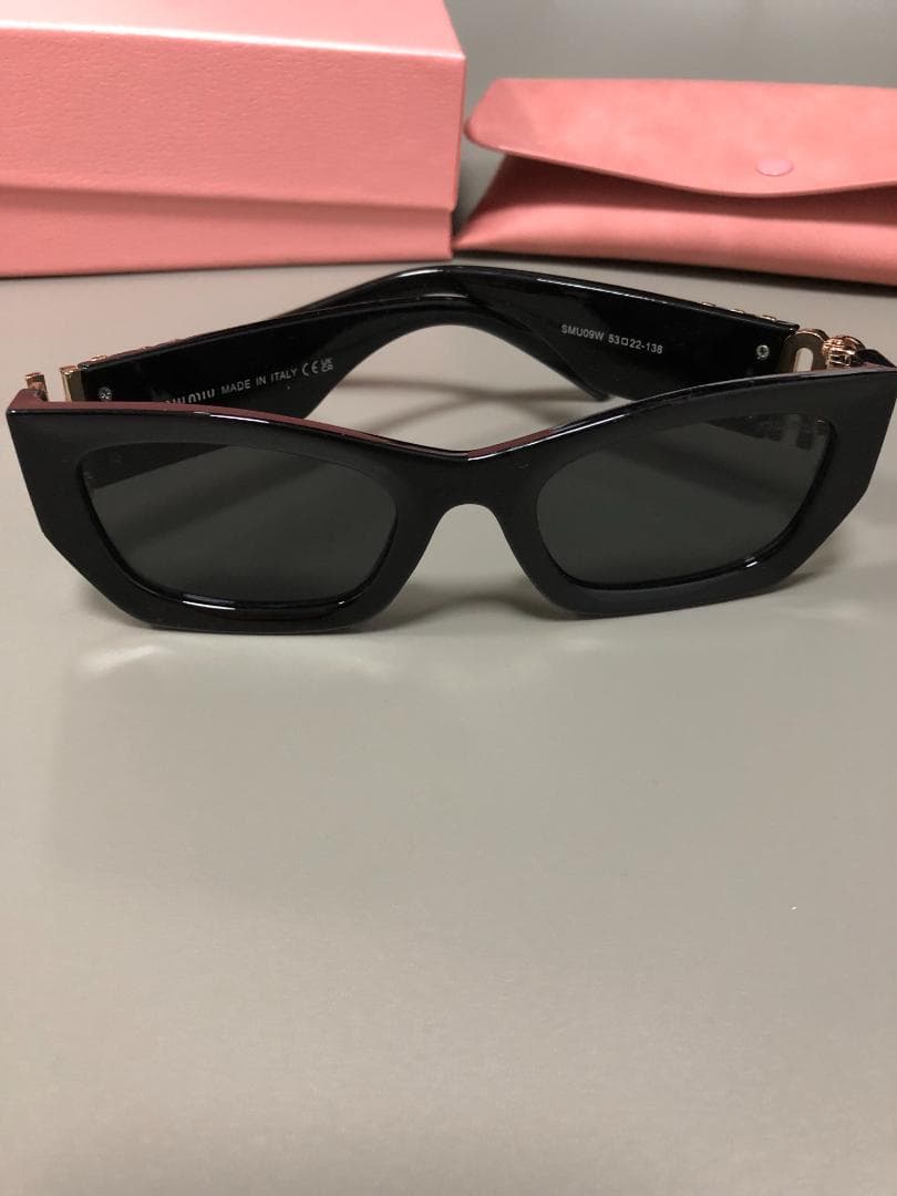 miu miu ブラック サングラス ケース付き