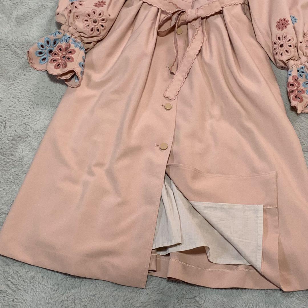リリーブラウン Lily Brown カットワークコート ピンク　トレンチコート