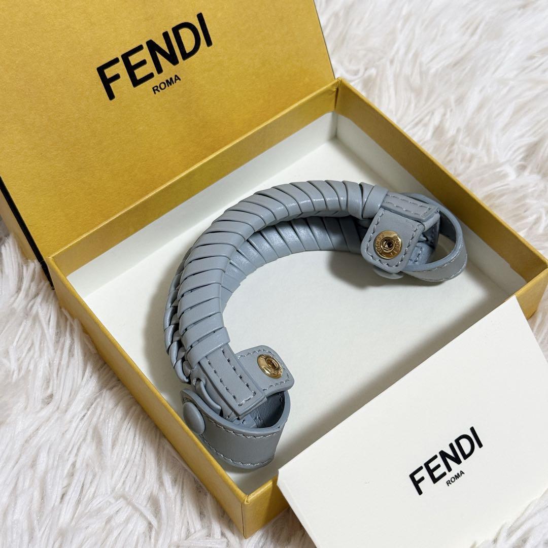 【ほぼ未使用】ピーカブー　アイシーユー　ハンドルカバー　FENDI くすみブルー