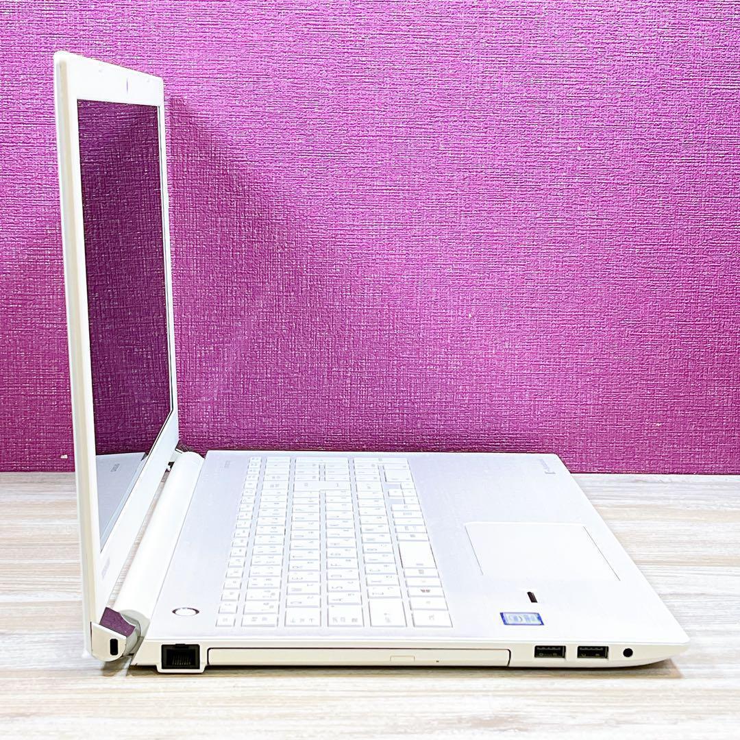 美品ホワイト✨すぐ使えるノートパソコン✨Win11✨7世代✨カメラ付✨訳あり