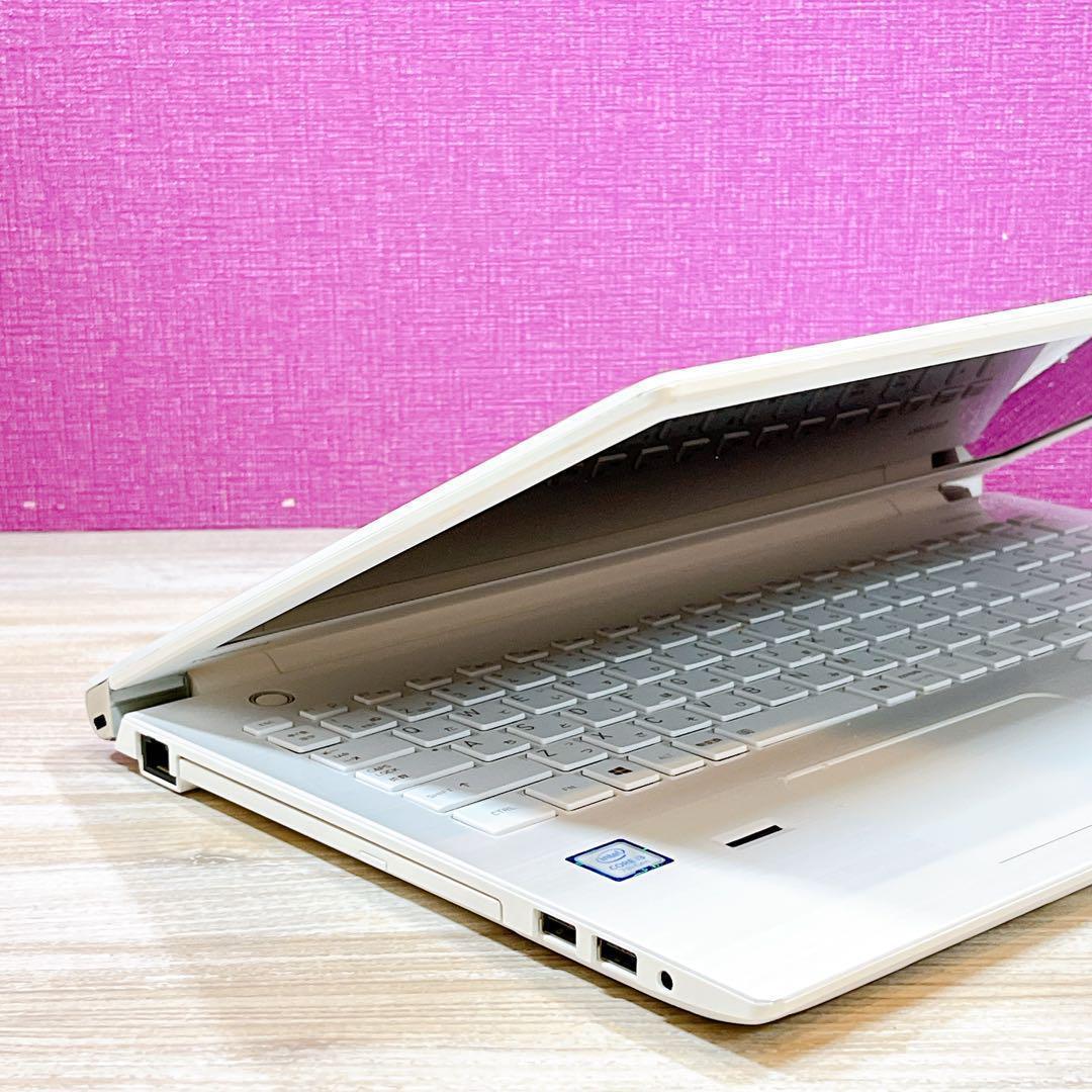 美品ホワイト✨すぐ使えるノートパソコン✨Win11✨7世代✨カメラ付✨訳あり