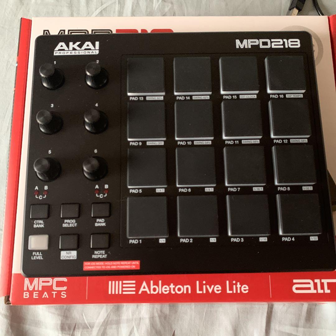 AKAI MPD218 MIDIコントローラー
